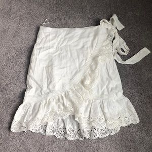 NWT adjustable, tie skirt